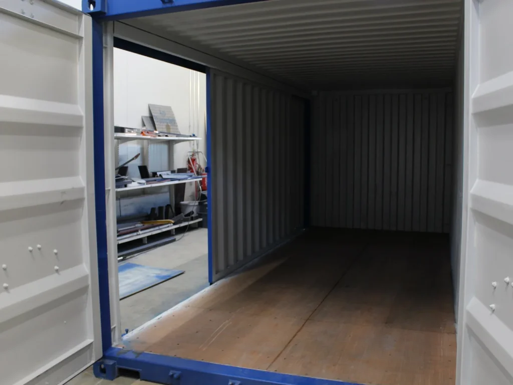 Contenedor High Cube de 20 pies (9 pies 6 pulgadas de alto), apto para almacenamiento de IBC, con puerta corrediza - Imagen 3