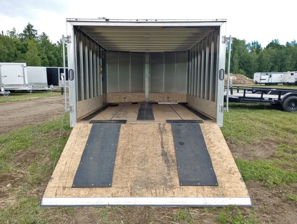 Remolque híbrido Sno Pro 2022 de aluminio de 10 × 12 pies, Hybrid 2.0, con rampa, alfombrillas y guías - Imagen 3