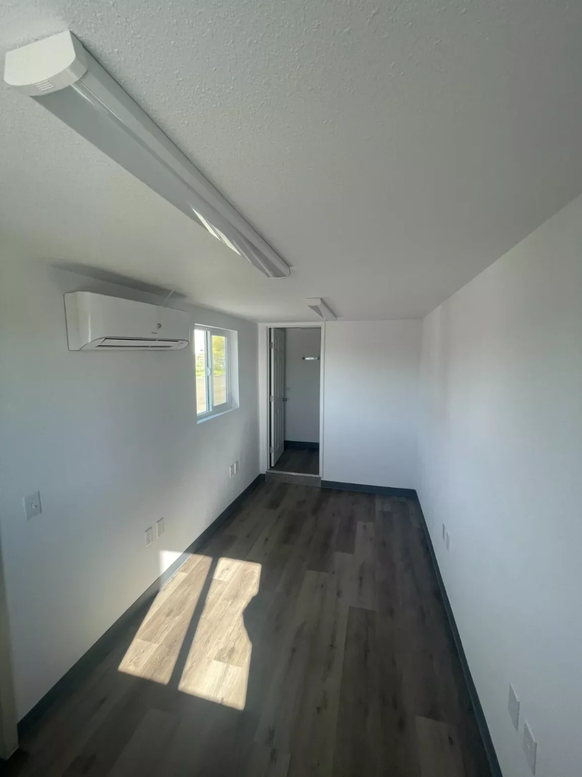 Oficina de 20 pies en contenedor marítimo reacondicionado - Imagen 7