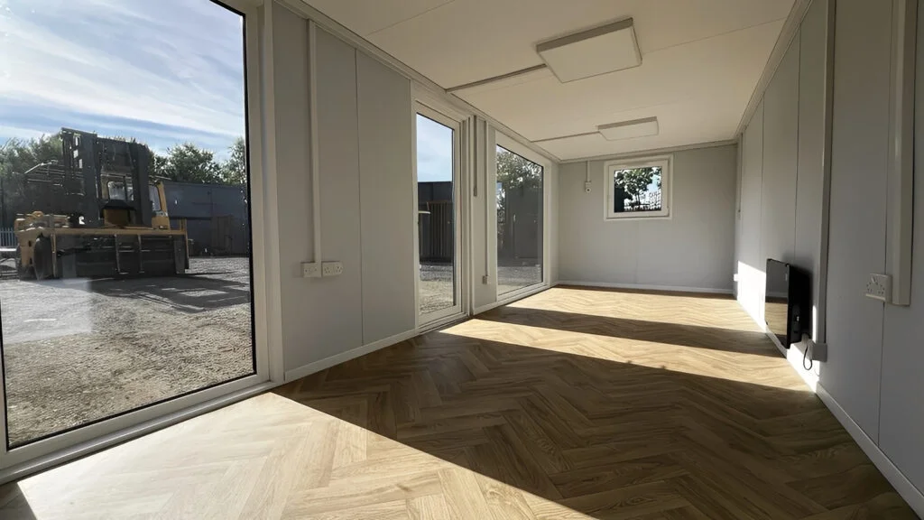 Oficina de Obra / Suite de Marketing de 24 x 9 Pies – Oficina de Ventas Portátil o Cabina de Obra - Imagen 8
