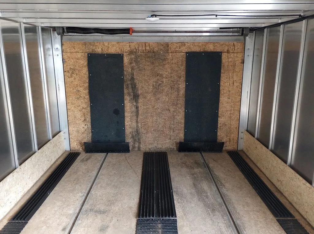 Remolque híbrido Sno Pro 2022 de aluminio de 10 × 12 pies, Hybrid 2.0, con rampa, alfombrillas y guías - Imagen 11