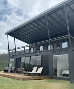 Casa contenedor de 2 pisos y 3 dormitorios con gran terraza superior abierta y patio, portátil, totalmente amueblada, resistente a desastres, instalación en 4 horas y personalizable