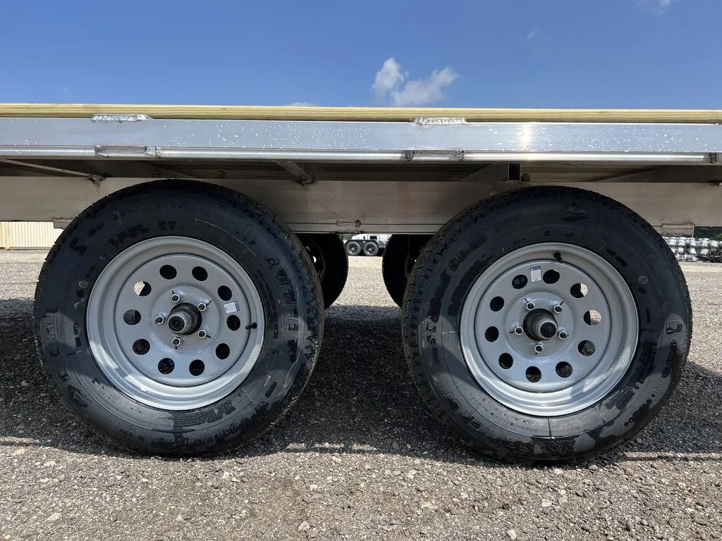 Remolque de equipos Cargo Pro de aluminio de 10 × 14 pies, tipo Deckover, con argollas en D - Imagen 4