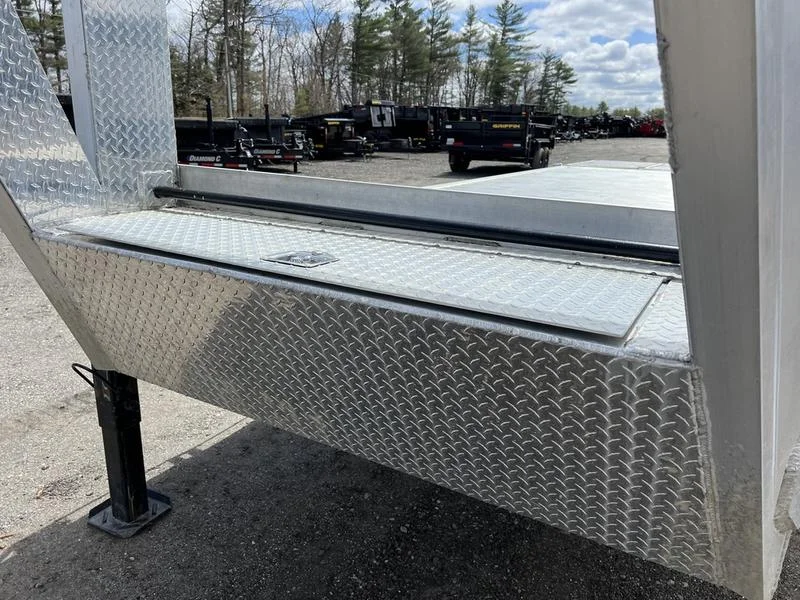 Remolque de equipos Alum-Line 2024 de aluminio de 8,5 × 24 pies, 13K, cuello de ganso, con rampas abatibles - Imagen 7