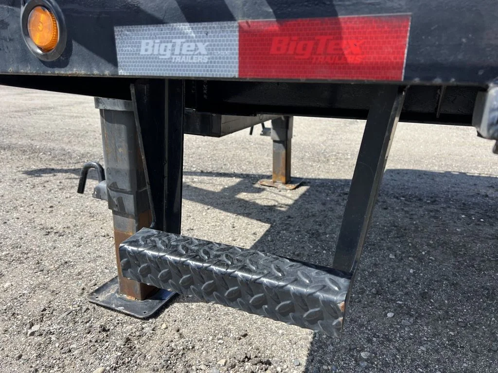 Remolque de equipos Big Tex 2023 de 8,5 × 40 pies, 25K HD, cuello de ganso, con rampas extraíbles - Imagen 9
