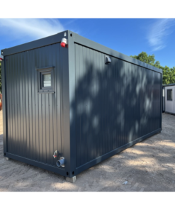 Contenedor habitable de 6,00 x 2,44 con cocina americana, WC y ducha.