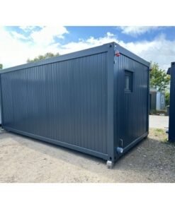 Contenedor habitable de 6,00 x 3,00 m con cocina americana, WC y ducha.