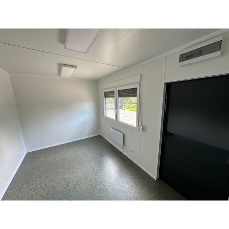 Contenedor habitable de 6,00 x 3,00 m con cocina americana, WC y ducha. - Imagen 2